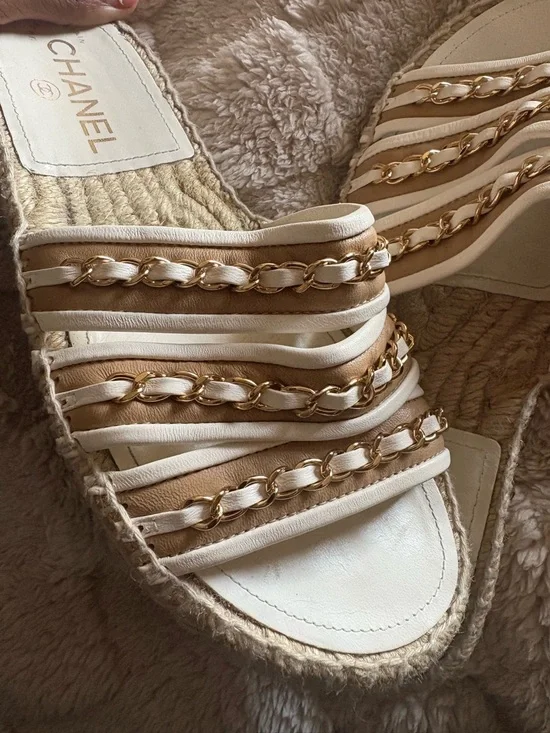 CHANEL Cream and Gold Chain Slide Sandals - Picture 4 of 5